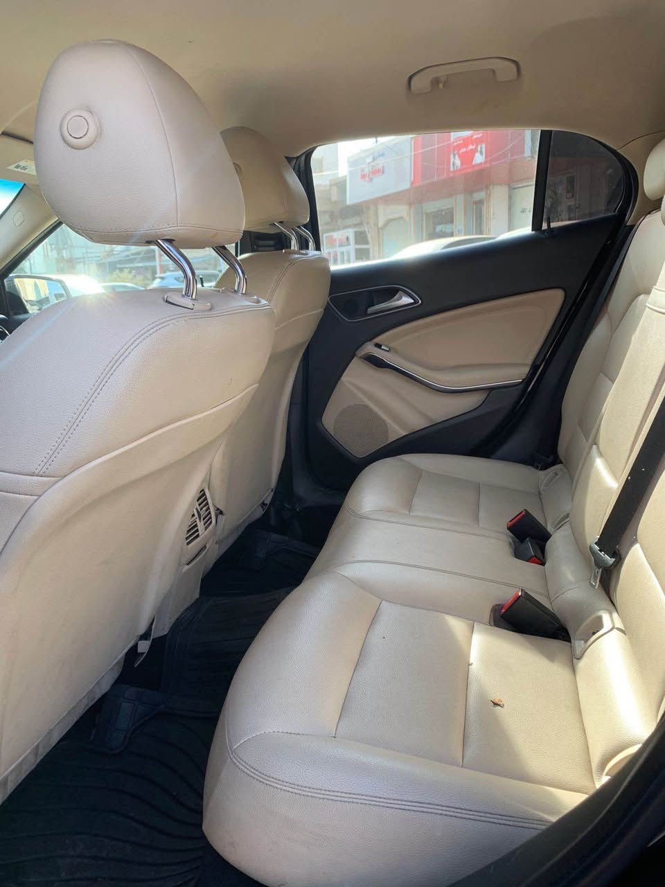 Mercedes GLA 250
مۆدیل / ٢٠١٨
صبغ / نيه ❌
۲ پارچە بیلاد گـــــــۆڕاوە 
بێ ناوگرتن ، ئێڕباگ سوکان 
مەکینە 20 ی تۆڕبۆ نەکرایتەوە 
ڕەقەم هەولێر سەنەوی بەسەرچووە 
مەودای رۆیشتن 136 km 
نیو مواسفات 

 تەنها فرۆشتن 

نـــــــرخ   ::  $۱٦٨   وەرەقە

***********واتساب أربيل, العراق
