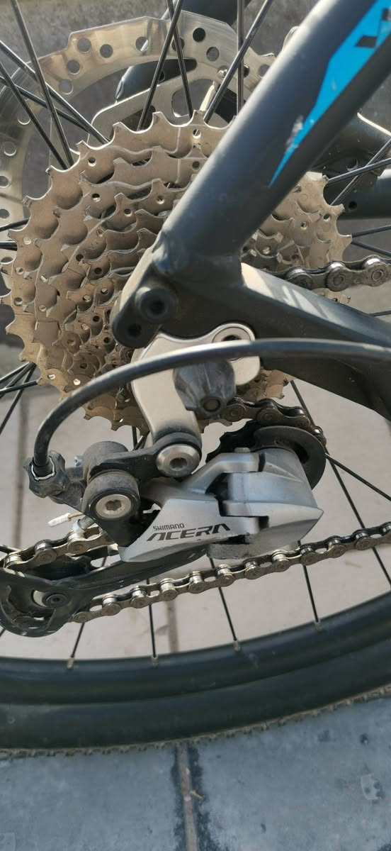 سلام عليكم
بايسكل فلاش ريس 3 حجم 27.5
مكينة وبريك شيمانو ياباني اصلي بريك دسك دهن
دبل امامي تحكم قفل وفتح
المكينة شيمانو 9 نمر خلفية و2 نمر امامية
وايرات البريك و المكينة داخل الهيكل
هيكل المنيوم خفيف الوزن وقوي
بايسكل نضافة 100%
سعر 450 وبي مجال للشراي
التواصل خاص


**إذا كنت صاحب هذا الإعلان وتريد حذفه لأي سبب، رجاءا أرسل رسالة إلى الدعم الفني**