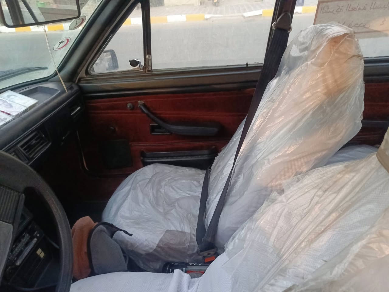 سلام عليكم برازيلي البيع موديل 85 سيار بلاد مكفوله من صبغ والمعجون والخياس سيار جديد فقط بيه بارد بلجاملغ الكدام اليمن سياره سنويه لل 30  حداده جديده سياره جاهزه فقط تبريد مايشتغل كهرابيات كله شغاله من طول الطول شراي اتصل وانه خادم مكان السياره ناصريه 
***********

