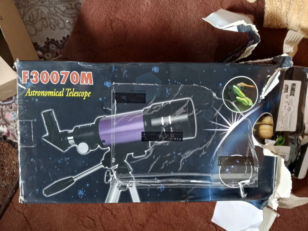 السلام عليكم عندي هذه الدجاجات السلطانيات بيضات عدد3اثنين نثاية وواحدديك اسودللبيع مع هذا التلسكوب كامل وجديدمامستعمل بعده بالكرتون مع كافة محتوياته للبيع عنواني كركوك حي العسكري الحولي الزراعي ورى الساترالترابي رقم الموبايل ***********
