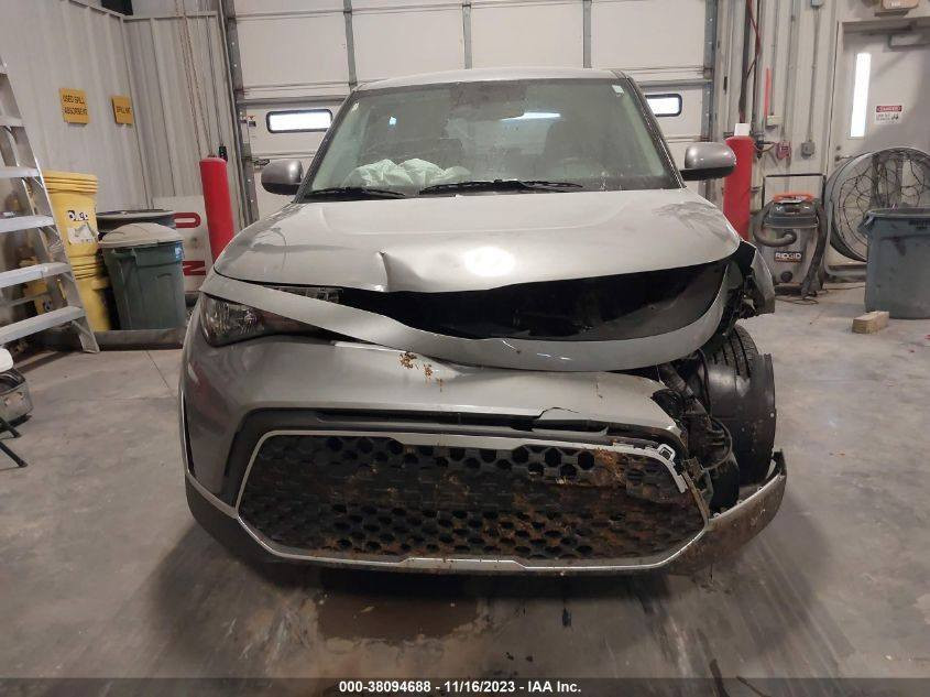 السلام عليكم ورحمة الله وبركاته 
للبيع كيا صول موديل 2023 بدون رقم
حادثهه موضح بالصور 
كفاله عامة من الصبغ فقط بارد 
المواصفات (S)
مكانهه بابل - حله - حي الجزائر 
للاستفسار عن السعر للشراي
او اي تفاصيل اخرى الاتصال ***********
ويتوفر عليه واتساب
