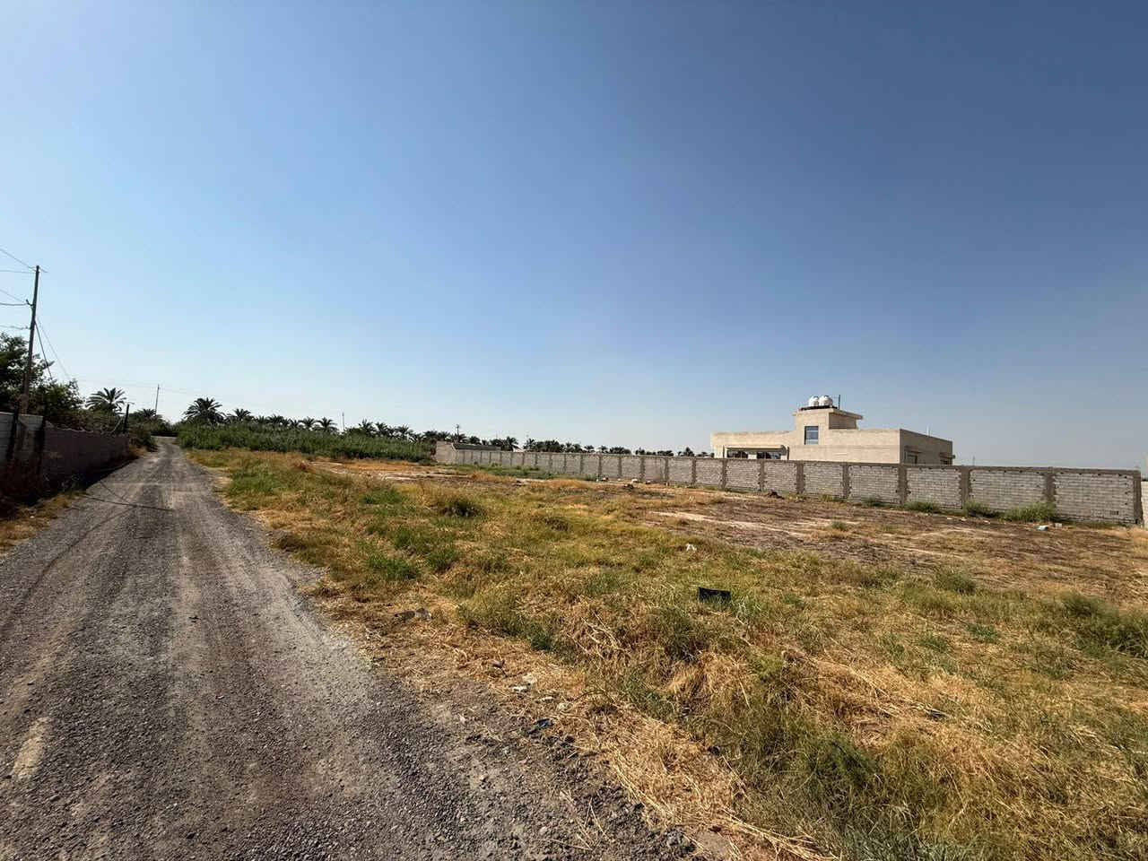 السلام عليكم  دونمين للبيع مع اجازة بناء طابو ملك صرف نزال 110 والوجه عل السدة مباشر  منطقه التويثه قرب مستشفى ابن الخطيب 
خدمات كامله ماء كهرباء للاستفسار ***********
