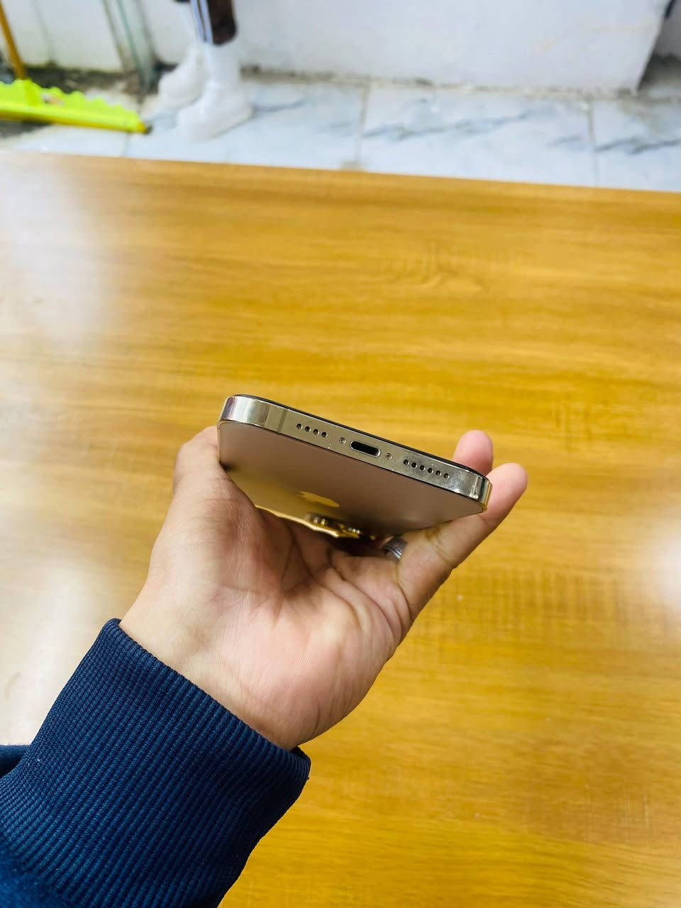 12 برو ماكس
ذهبي 
‏256
بطاريه100اصلي مستبدل
مستبدل شاشا فقط اصلي 
فيس ايدي شغال
جهاز جلخ مبي  330 وبي مجال حك جيه
***********
