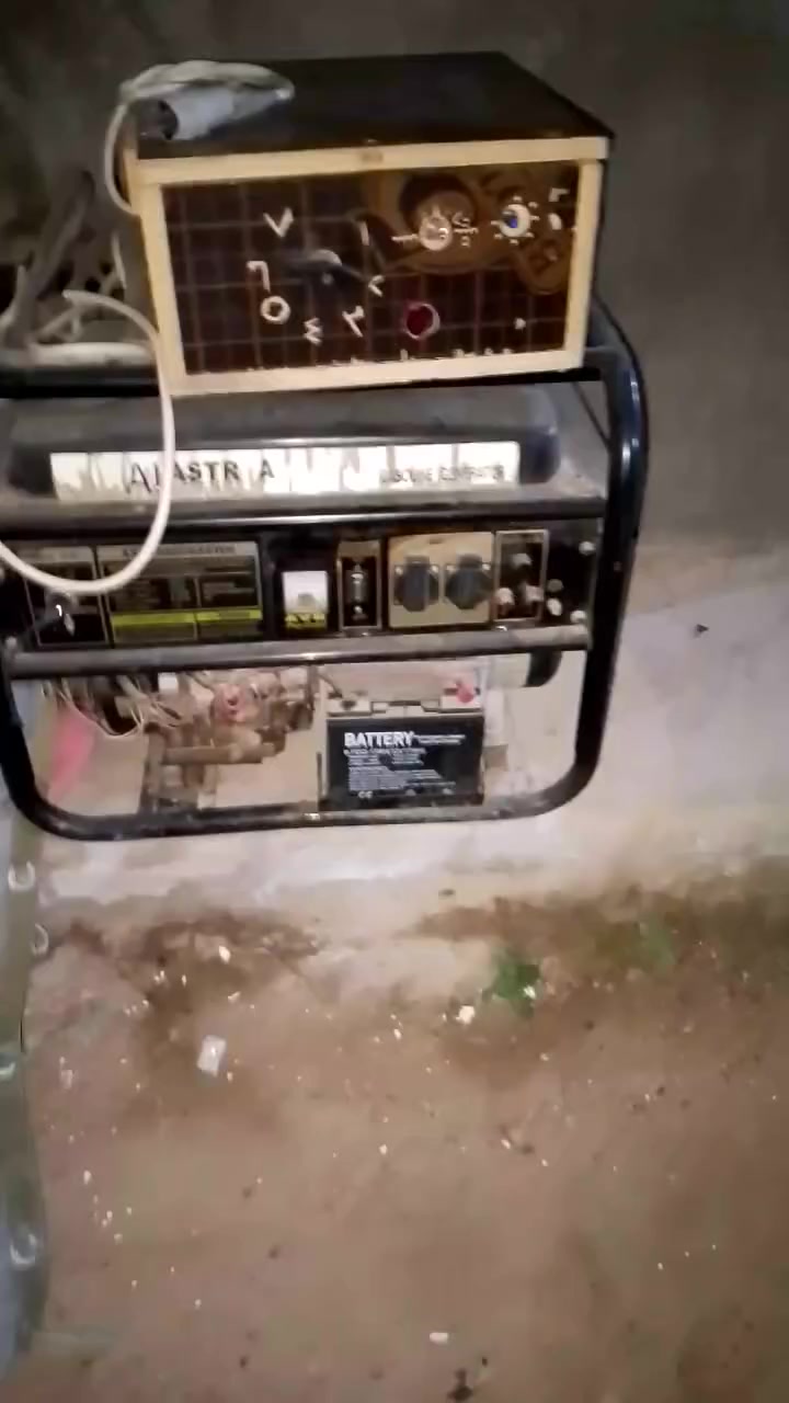 سلام عليكم اخوان عده كامله للبيع المكينه 30ياماه شركه كير محرك + بلم أخو الجديد مشتغل موسم واحد +مولده مشتغل موسم 5/500 رافعه جديده مشتغله 5ساعات +شكف جديد بلوجكتر عده ما ناقصه بس بانزين  السعر 20 وبيها مجال حك الجيه ***********
