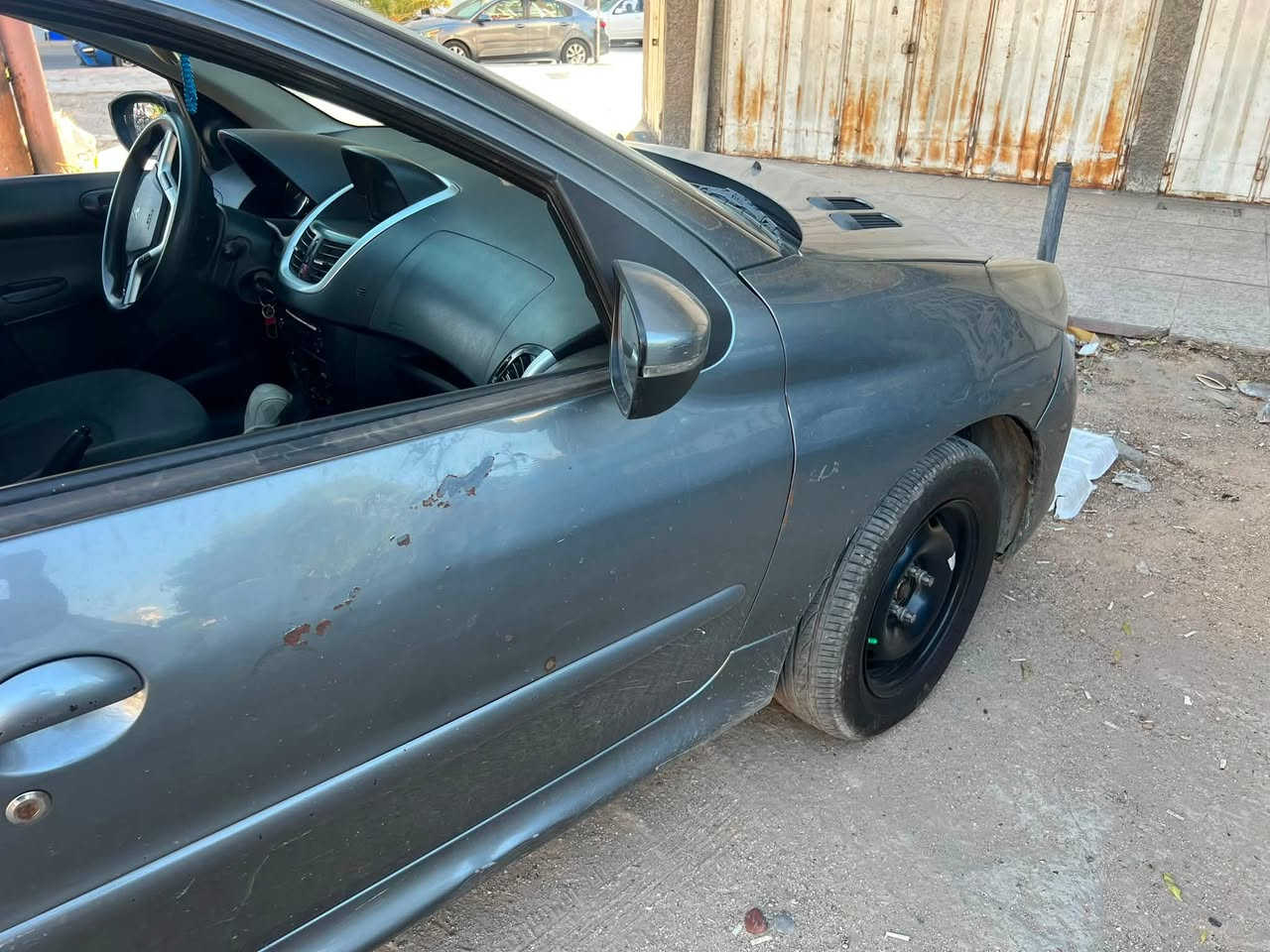 السلام عليكم بيجو ٢٠٧ موديل ٢٠١٨
رقمها بغداد انكليزي كاملة باسمي بيها تخم ويل جديد وتخم تاير جديد وباتري جديد تبريد شغال ومحرك وكير مكفولات بيها طخات ع بارد بدون كص او تبديل 
السيارة حلوة وناعمة ماشية 119 ونقصها مازدة ومراية وشوية ترتيبات مكانها بغداد المشتل سعرها قفل من الاخير ٥٣ ورقة 
***********

