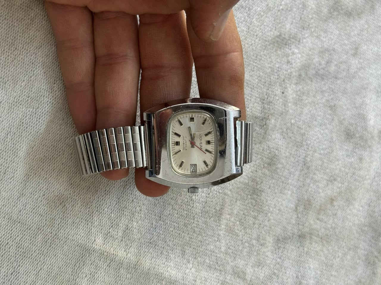 مجموعة ساعات للبيع
سويسري /ياياني 
تكويك/توماتيك
عدد 30
شغل مضبوط 
نظافة تامة
الاسعار مختلفة 
يوجد توصيل لجميع المحافظات 
***********
