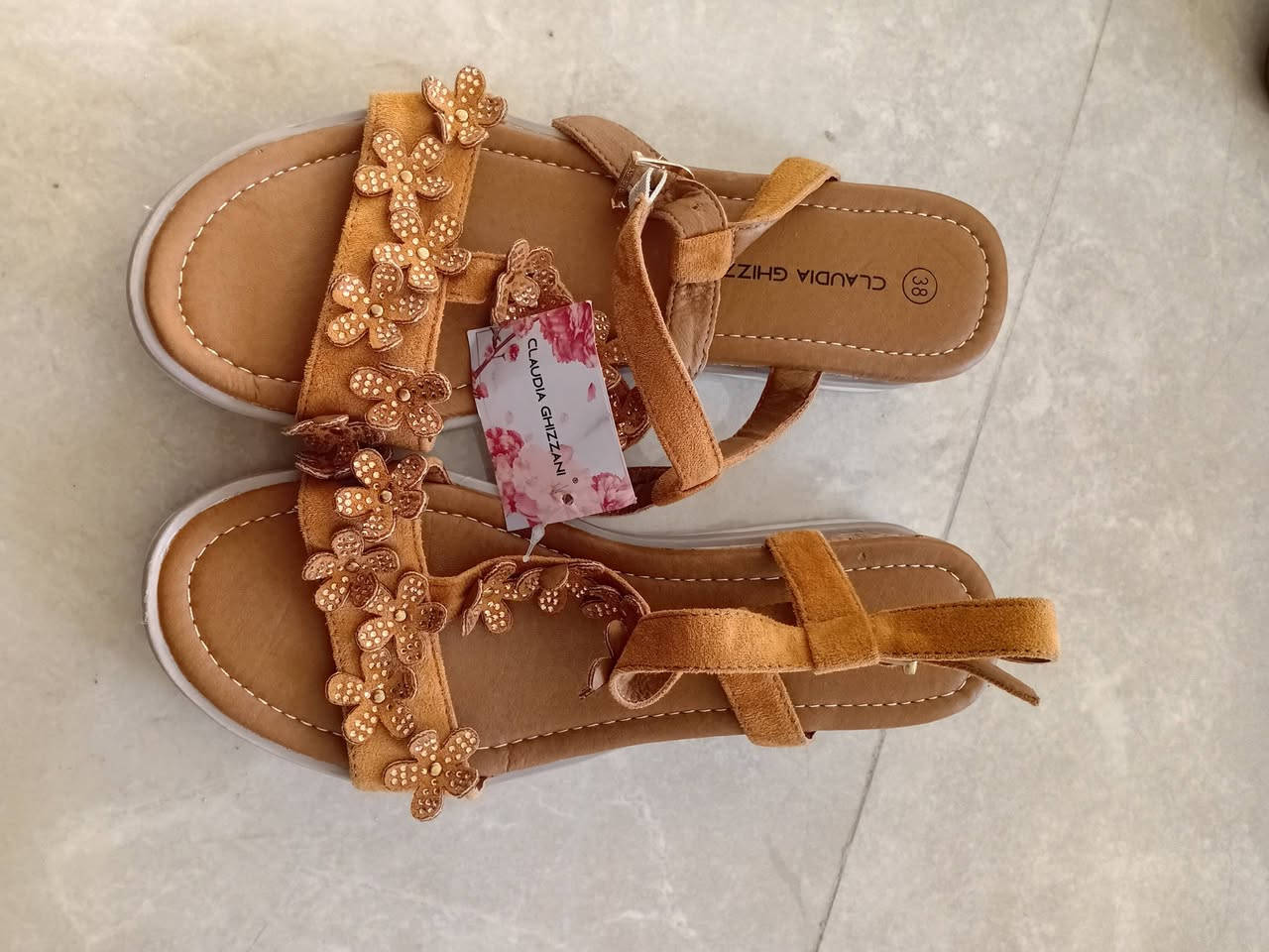 السلام عليكم 
احذيه مستورد اوربي جديد 
كل قطعه الها سعر واسعار مناسبه 
يوجد توصيل لكل المحافظات


**إذا كنت صاحب هذا الإعلان وتريد حذفه لأي سبب، رجاءا أرسل رسالة إلى الدعم الفني**