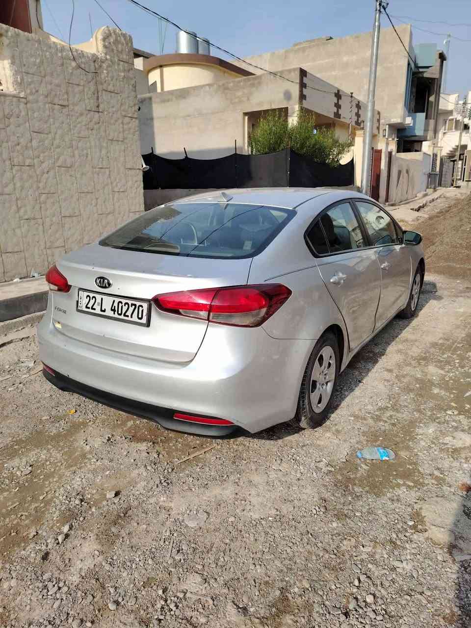 السلام عليكم اخواني سيارة فورتي 2017 رقم اربيل بدون صبغ فقط جاملغ اليسار بارد بدون دواخل والباقي كفاله عامه السيارة تبريد كير اوتوماتيك تحكم بالستيرن جاهزة من كلشي مابيه اي نواقص بسم صاحبها الشرعي اتريد تحويل او وكاله مكان السيارة موصل السعر 110 التواصل ع هذا الرقم ‭0773 072 2366‬
