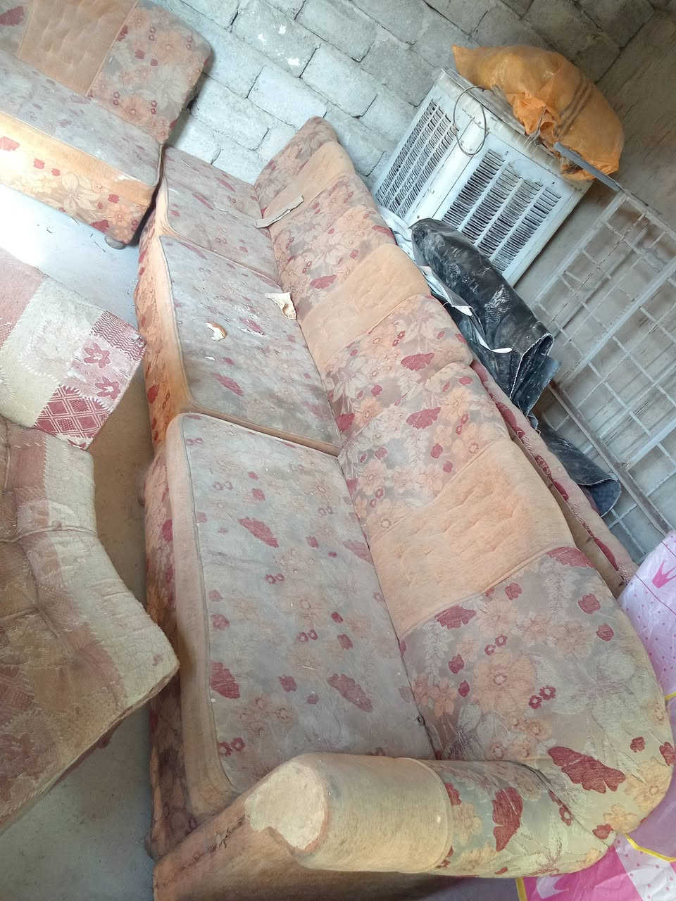 اسعر 50
***********
قرية لزاكه 
مخ
