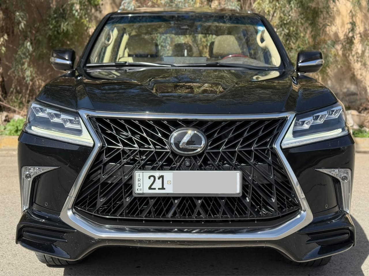 اجدد وانضف لكزس 2020 بوضع الوكالة 
لكزس سبورت LX570 ( 2020 ) 

المكينة : 5700 

عداد المسافات : 50.000 كيلو متر حقيقي شرط

معروفة مواصفات الكزس 1/1 جكات فول الفول 
 
السيارة جديدة جدا نضافتها 100/100 بوضع الوكالة 

السيارة مكفولة كفالة عامة 
حته من الشخط والرصعة
مغلفة السيارة ppf بلكامل 

سعرها مناسب بيع 
او مراوس حسب القناعة 
تحويل ثاني يوم 

للاستفسار الاتصال على 

 *********** واتساب 
***********

اخوان فقط اتصال لو واتساب 

مكان السيارة أربيل أربيل, العراق
