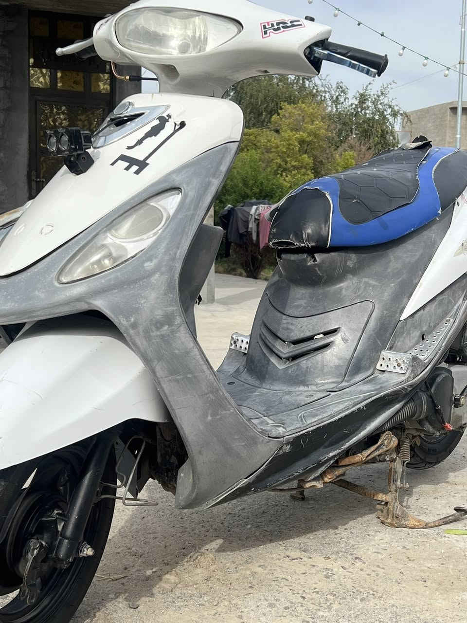 دراجه منغولي لبيع او مراوس
دراجه كامله نقصها فقط كتف اشاير سلف هندر شغال بوشه٥٥ شلعه ومعدل فول سعر٤٠٠ وبيها مجال


**إذا كنت صاحب هذا الإعلان وتريد حذفه لأي سبب، رجاءا أرسل رسالة إلى الدعم الفني**