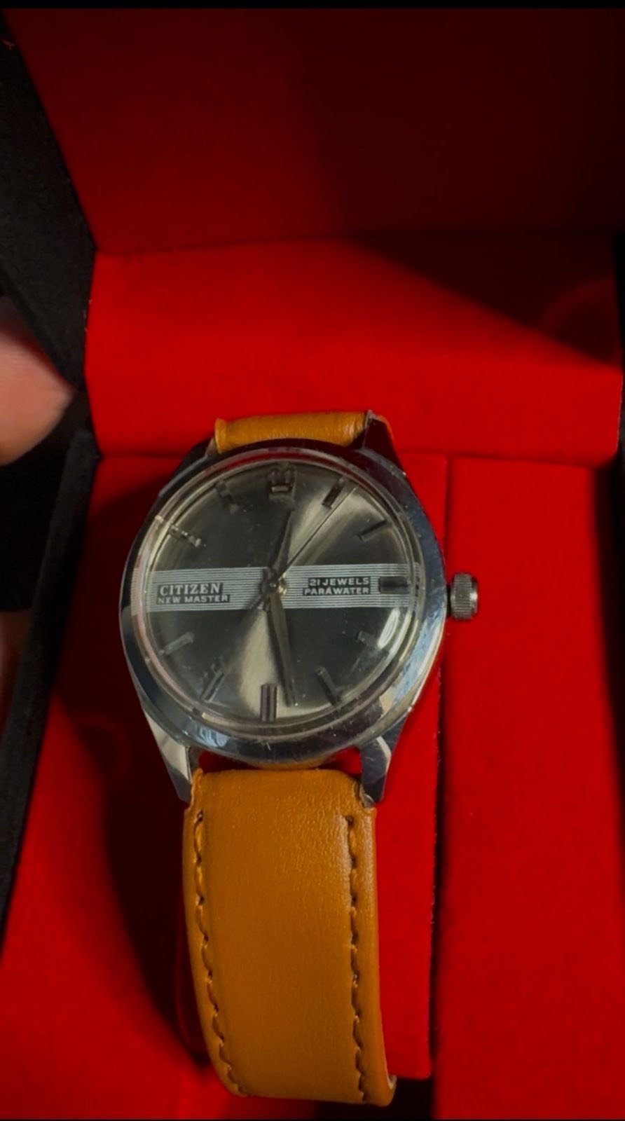 ساعات فنتج للبيع 
عدد 4 سويسري نصب تكويك 
2 ياباني اوتماتيك جميع الساعات شغلات ونضيفات