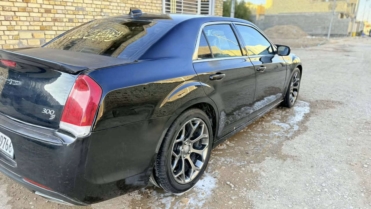 كلايزر ٢٠١٧ 
متؤم شاصي وسنويه اصليه
كصة جنطه شغل باجات
كير ماوس
لايت زنون
بصمة تشغيل 
تشغيل عن بعد + دخول ذكي 
كير + مكينه + حداديه / مكفولات
سياره ماناقصها شي 
المكان ميسان 
السعر ٧٥ بيها مجال قليل 
***********
