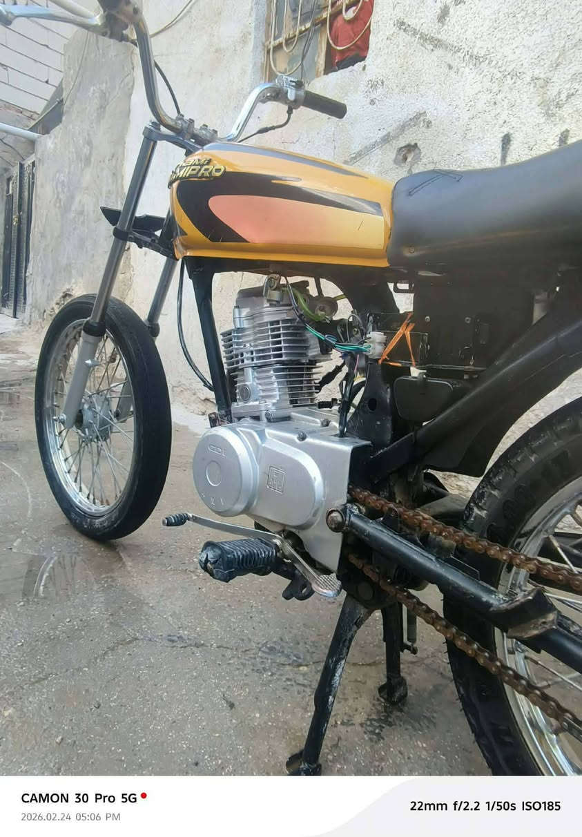 السلام عليكم متاح نامه شاصي وراق مديل 2015 والمكينه 23 ولباقي 24 السعر 450 وبيها مجال لشراي رجاء المو شراي لا يجي ويسولف هاي صور ونصبت دراجه وكلشي وضحت نضافه كدام عينك  مستعجل ع البيع بسبب ضروف


**إذا كنت صاحب هذا الإعلان وتريد حذفه لأي سبب، رجاءا أرسل رسالة إلى الدعم الفني**