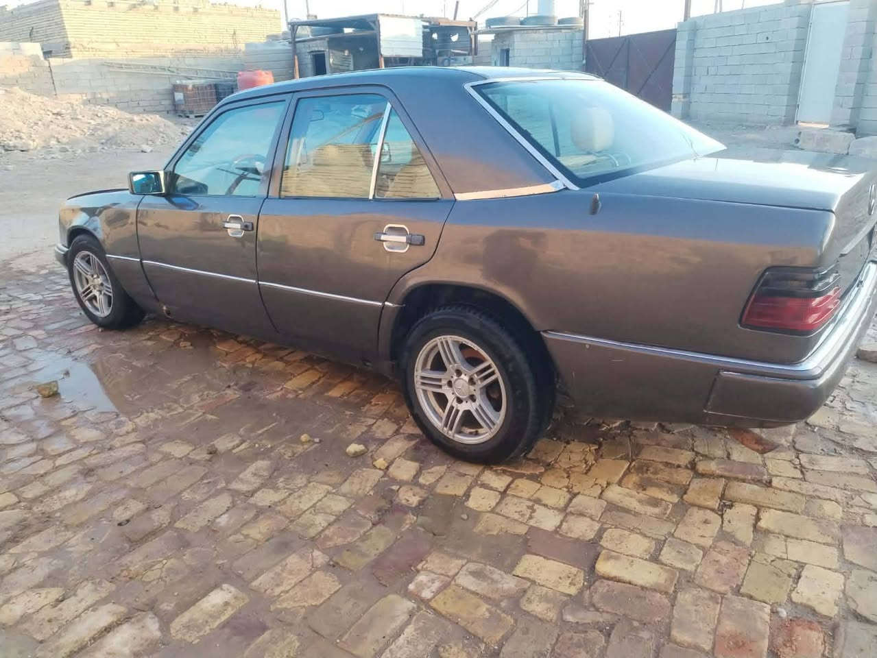 مرسيدس دب
بدون أرقام 

مكينه بطه 

***********
