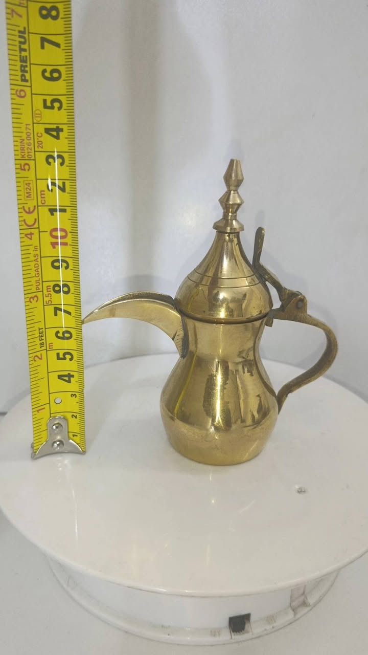 دلة نحاس صغيرة
سعة فنجانين
12 الف


**إذا كنت صاحب هذا الإعلان وتريد حذفه لأي سبب، رجاءا أرسل رسالة إلى الدعم الفني**