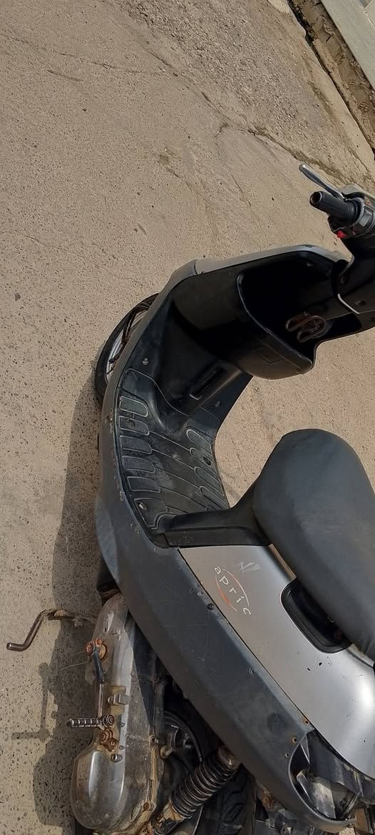 سلام عليكم بوتين لبيع شرط معدلل وتحريكه معمر مرا وحد ويرمنيه شغاله سعر خاص او تصال *********** بي واتساب تفاصيل خاص
