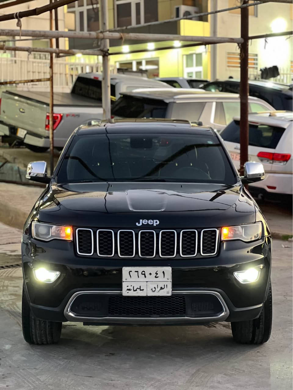 السلام عليكم
جیب گراند چیرۆکی 
مۆدیل ٢٠١٨،
ڕەنگی ڕەشی قەتران
مواصفات لیمیتد کندی فول فول مواصفات
دەبڵ ئەکسل و بەصمە و شەغال و شاشە و کامێرا
سەقف سلاید و سنوقی شەفت
کوشن جلد و کارەبا و هیتەر و خزن
گێڕ و مەکینە و ئەکسل و تەقە و ڕەقە بە شەرت
١٨٥ هەزار رۆیشتووە و سنوی بەسەرچووە
بۆنیتی بۆیاخە بێ ناو گرتن پێشی کەپسە
سعری ٢٢٩ گەڵا
شوێن /سلێمانی
*********** السليمانية, العراق
