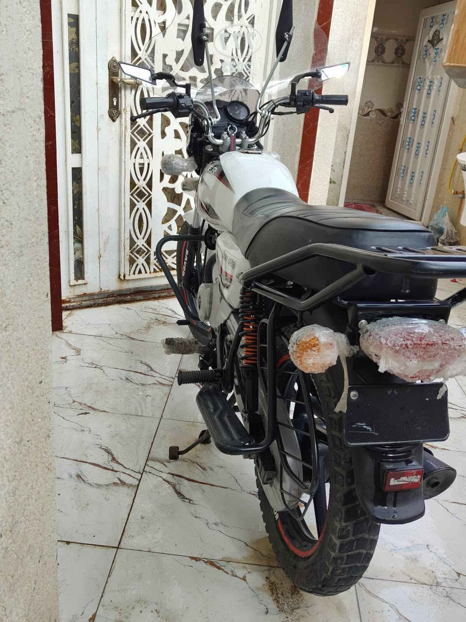 السلام عليكم بوكسر موديل 22 أوراق اصولي دراجة نظيفة المكان المجر الكبير حقل الثالث السعر خاص ***********
