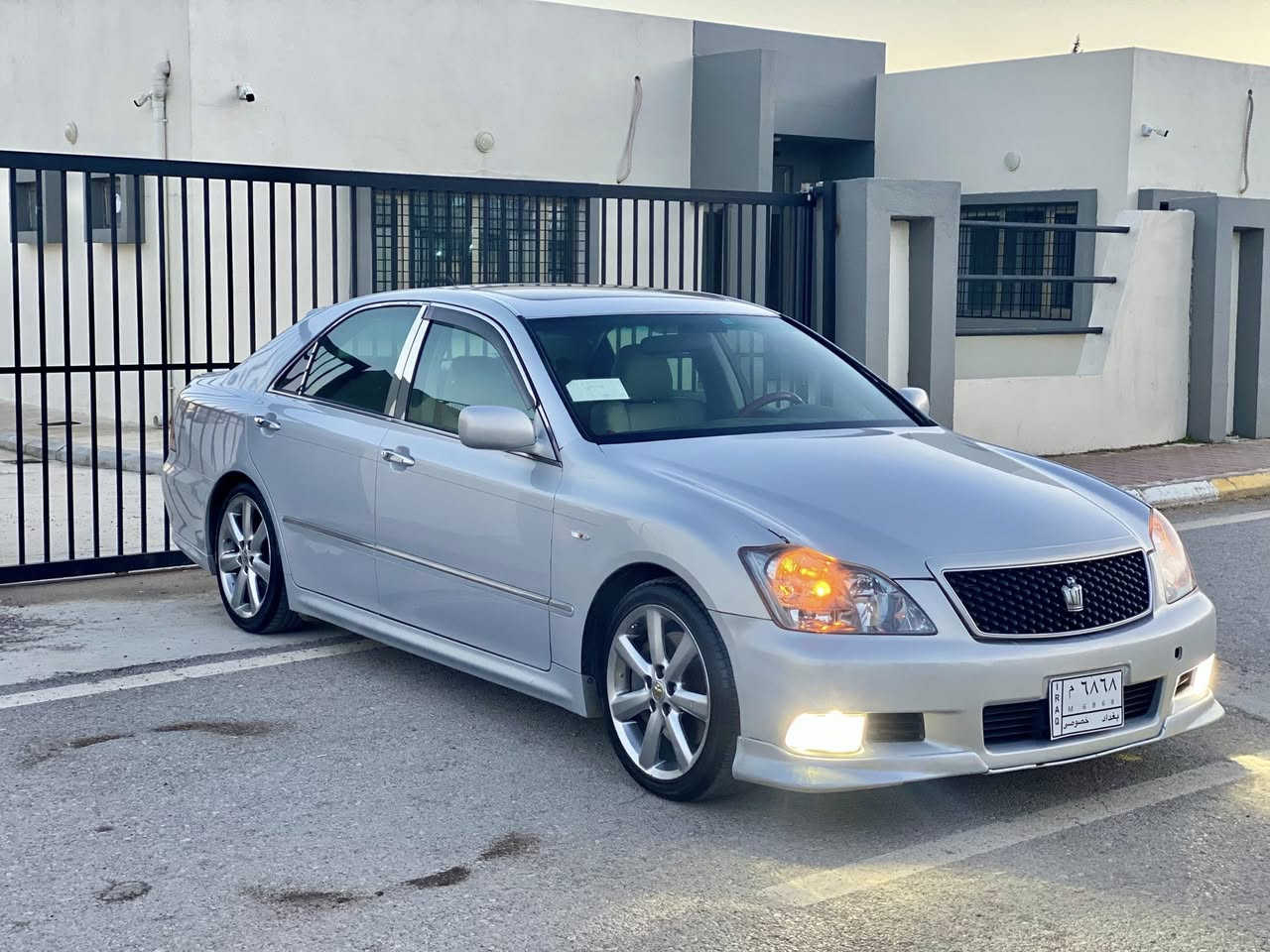 ٢٠٠٧موس
١٨٤بێ دوکەڵ کامل مەسروف 
بێ بۆیاخی ئێراقو ئەوروپا
شاشەو کامێرە
چوار تایەو ویلی سپێری سفری بۆ بەسراوە
ناوکرێمی فۆڕمیکا سور
شاسەو کامێرە 
سوکان کارەباو لێکزز 
کوشن جڵد 
کامل جایز 
گێڕو مەکینەی بەشەرتی دەفیتەر 
سەیارەکە نمونەیە لەجوانیپاکەتی
نرخی ٦٦گەڵا قوفڵو کۆتای
***********
***********
