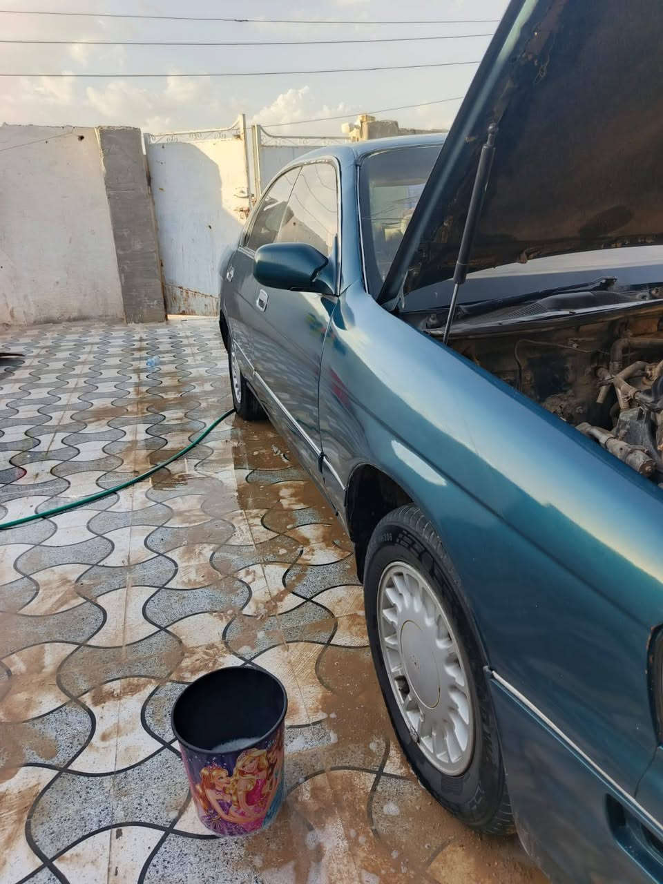 بطة كراون متصل مكينة 3000 سيارة نظيفة كفالة بس الاصوليات الباقي ما اكفلك اي شي رقم نينوى مشروع وطني السيارة موجودة بالكوت موديل 1992 السعر 35 وبيها مجال للشراي للاستفسار ***********
