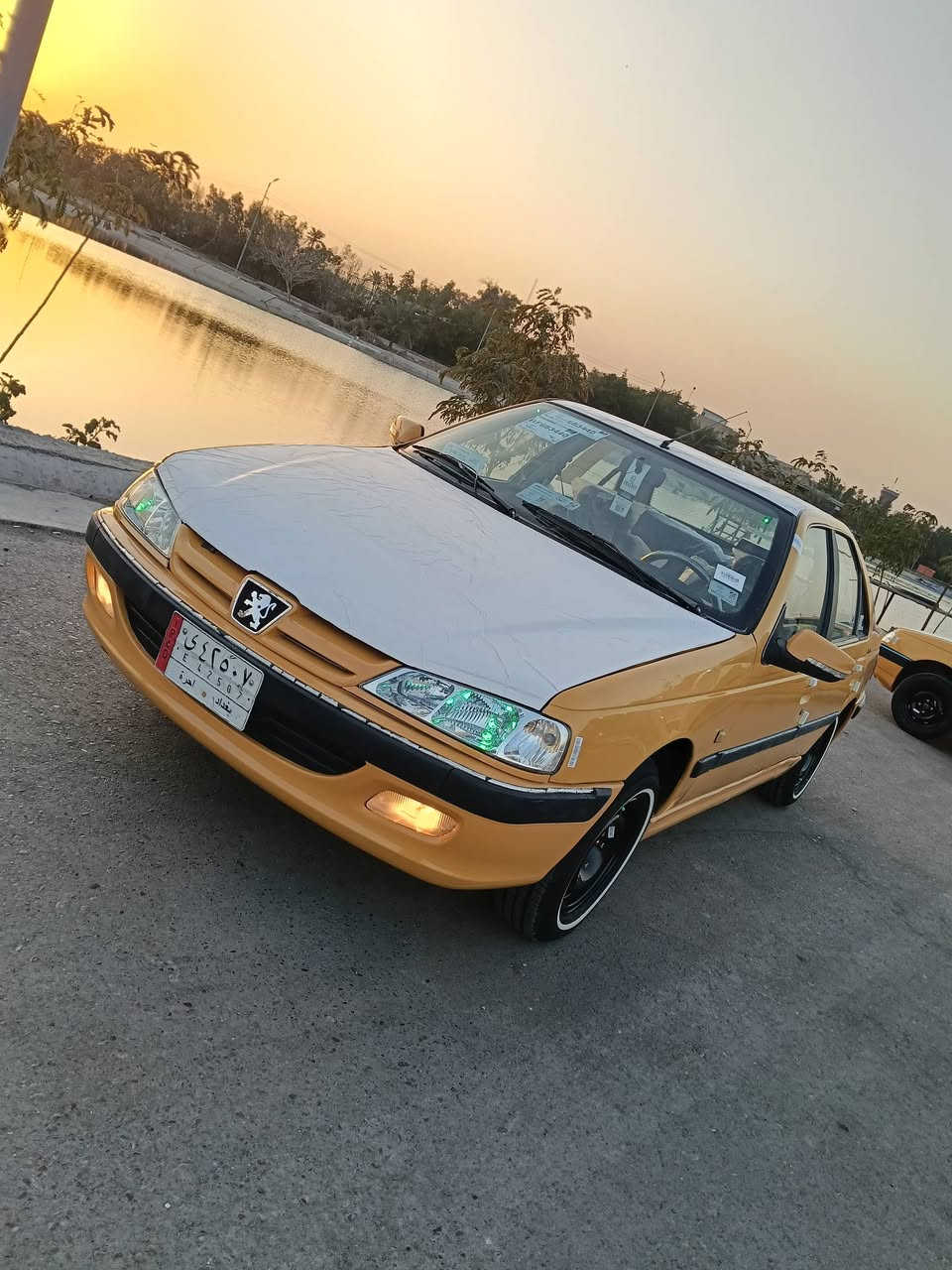 السلام عليكم بيجو بارص 2016 أصل مسجله 2015 سياره كفاله عامه ما عدة جاملغ الخلفي بي طخه خفيفه بدون دواخل وصورته موجوده سياره كير مكينه جدد كهربائيات كله جديده تدفئه تبريد ثلج باتري وتخم تاير صالي يومين من شديتهن درمشفتات وصدر امامي خلفي جديد سياره جاهزة مذب عليه ألف هيئة وغرمات صفر هزه جديده ورقم إنكليزي بس بعدني مداكه بل سياره المكان بغداد حي القاهرة للاستفسار ***********
