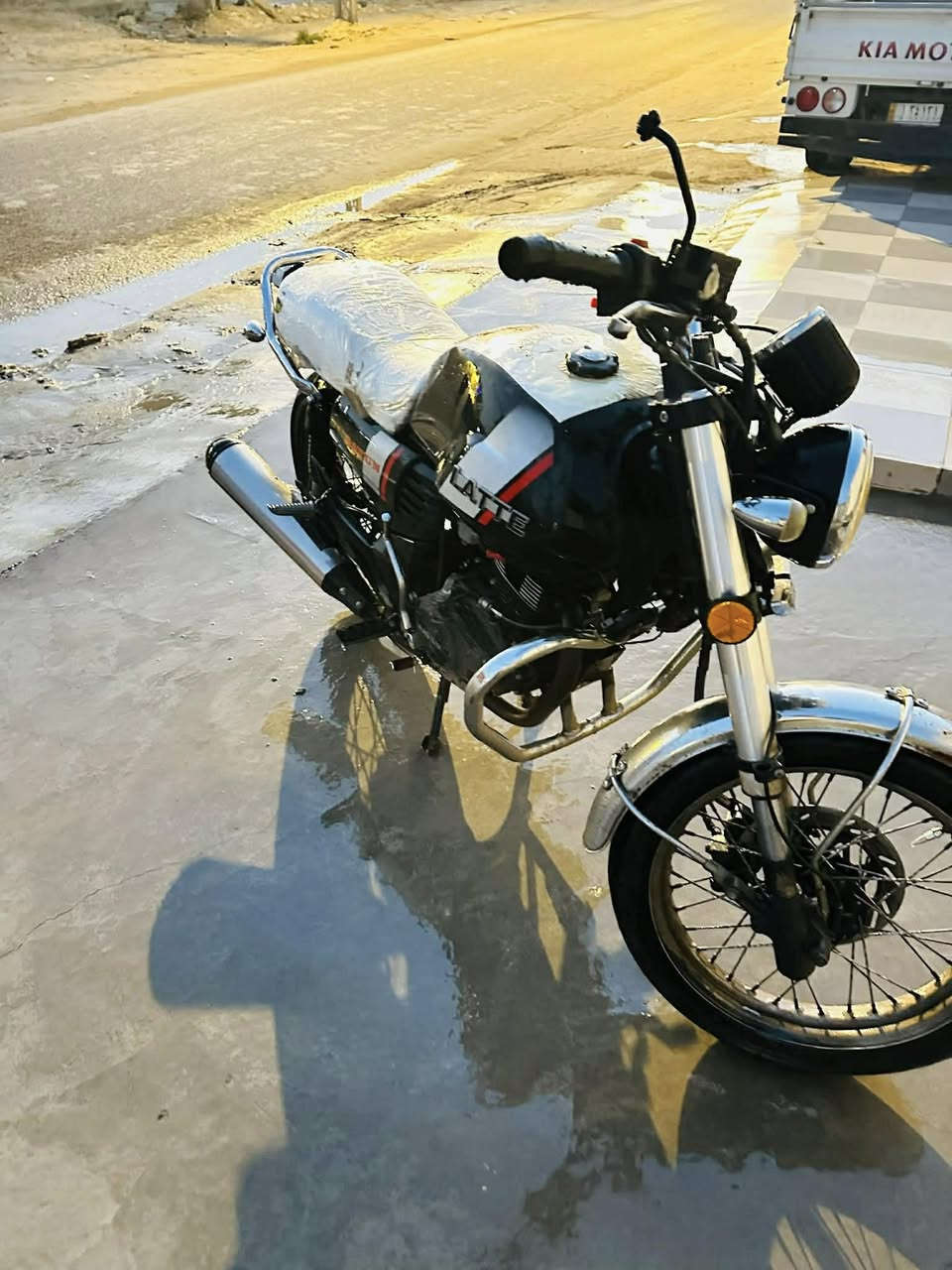 دايون لايتي موديل 2022 اصوليه مو سكنر
بيها مشكله فقط بالبنز الخلفي طاك 
العنوان بابل الكفل 
الاتصال ***********
