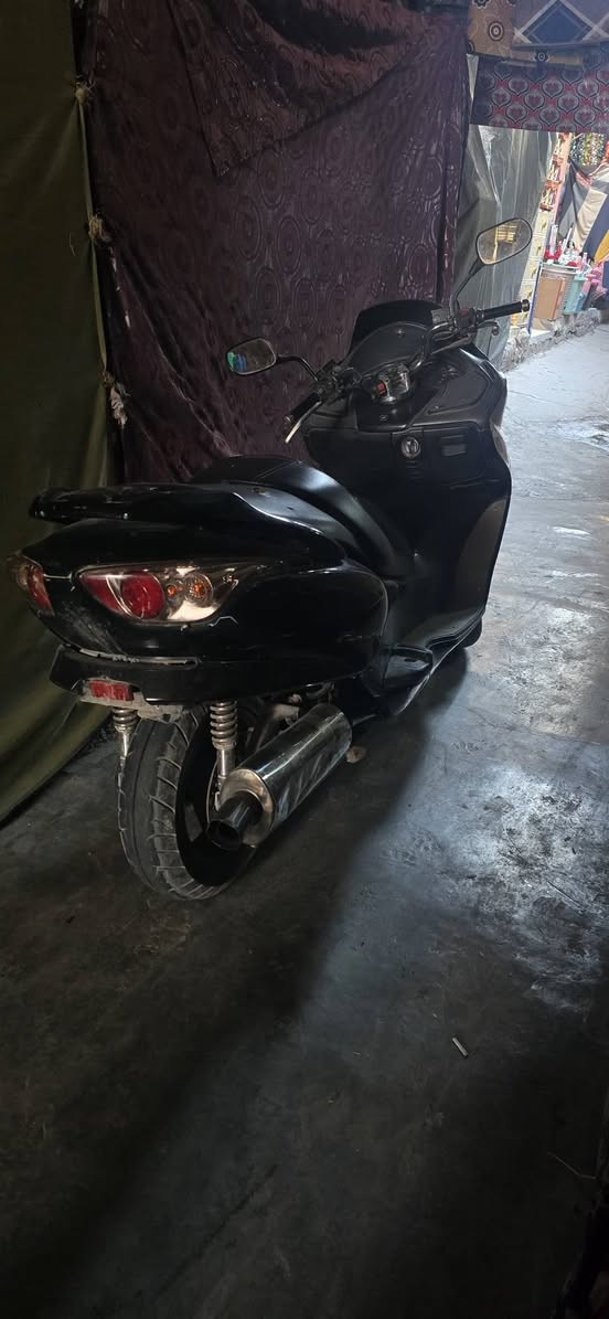 للبيع فورزه 9\0 عميه بلاد محرك نضيف شلعه ومعدل دراجه مرتبه مكاني جلولاء ***********
