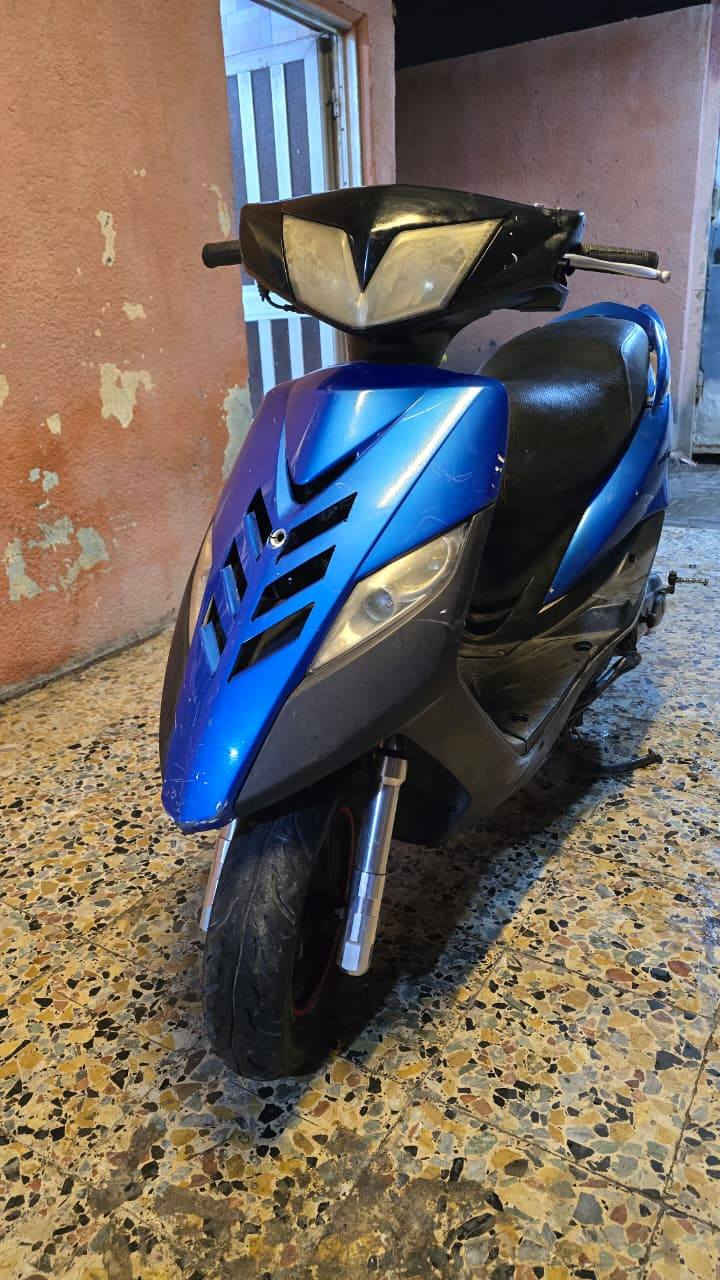 ماكس ثعلب gtr قديم 
دراجه مفتوحه مبدل ولفات 
عليه صدر اماي رياضي
عليه كفرات تزويد  
كلجات خلفي امامي رياضي ماخذه 750 رايده 600 بيه مجال دراجه ما ناقصه شي
تواصل ***********
