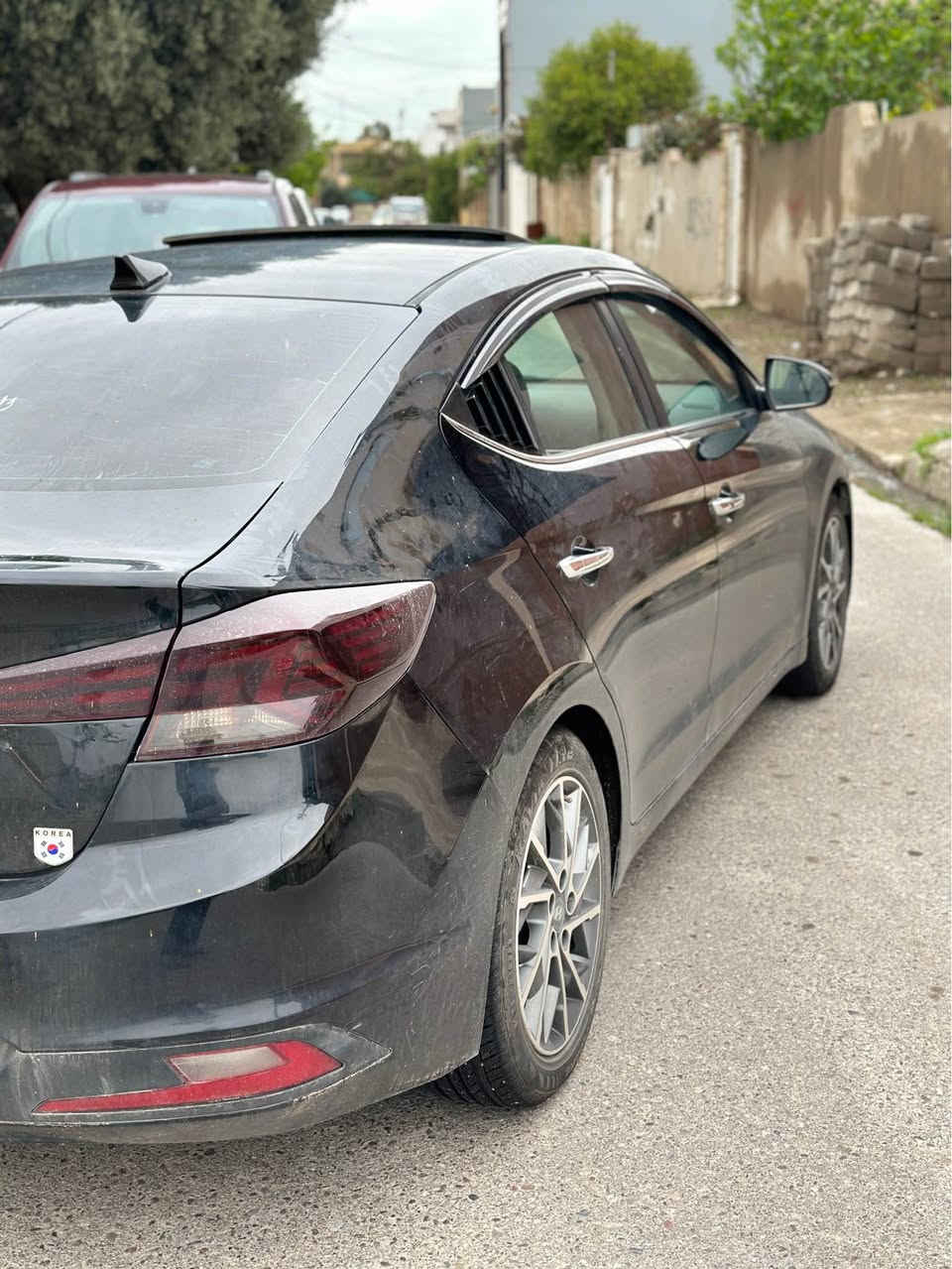 ♦️السلام عليكم 
النترا  ELANTRA 2020 1/1 فول كندي 
مواصفات فول للأخير
سلايت روف 
ماشيه ٧٦.٩٠٠ الف فقط 
بصمة  + بصمة أبواب بصمة صندوق + ترحيب
رادارات جانبيه وخلفي وامامي (تحديد المسار)
نقطة عمياء +اشاير بالمرآه الجانبيه
قيادة ذاتية + قيادة ثلاث وضعيات 
لدات لايت أمامي لايت زينون 
فول تحكم جهتين استيرن 
دشبول ملون شاشة اعطال ملونه
كشنات جلد + تدفئه كشنات امامي وستيرن تدفئة
صندوق ذكي
تحديد مسار 
اشاير مري مانع انزلاق نظام تركشن
فتح الصندوق الذكي عند الاقتراب
ترحيب عند الاقتراب أضواء
ويكلب 17 بلادي مال لمتدد
شاشة كبيرة  8 انج + GPS+ بوصله + كامره خلفية دواره
تبريد شاشة دبل فريز  منفصل ثلج
محرك 2000. دوووش المرغوب
السياره بأسمي
مكانها الموصل 
وباقي المواصفات معروفه
الضرر بدون صبغ بدون تبديل فقط رصعه بلجاملغ و رصعه بلباب تعديل بارد لا صبغ ولا تبديل 
السعر 150 و بيها مجال 
للاستفسار واتساب *********** موصل, نينوى
