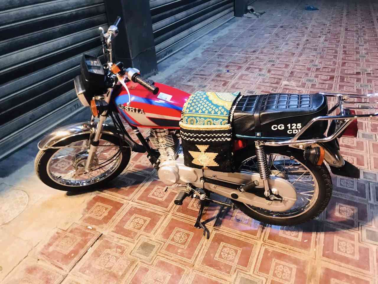 سلام عليكم 

دراجه ارشا للبيع موديل2024بشهر11دراجه ماناقصهة برغي المحرك ماملعوب بي سبانه ماخال عليه كرفتهة حلوه سعر750المكان كربلاء رقم الهاتف***********
