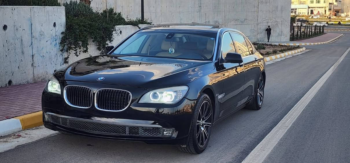 السلام عليكم
Bmw 730 f02

محرك n52 المرغوب

موديل ٢٠١١

السياره خليجية
مكفوله كفاله عامه من الصبغ
السياره كامله مناقصهة شي
فول مواصفات
مكينة مرغوبه
سلايد
شاشه يوتيوب
لايت داينمك
٥ بردات
صندوق صفط
ثلاجة
سيدي جنجر
وبعد هواي موصفات اهل الخبره يعرفوهة
بيع مستعجل السعر ١٩٥ ورقه وبيهة مجال بسيط
المكان سليمانيه الاستفسار ***********
