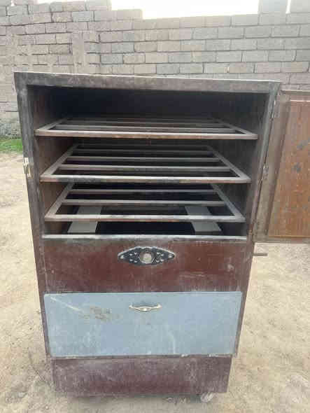 السلام عليكم فرن غاز كبير للبيع السعر 150 وبي مجال الشراي يتصل ***********
