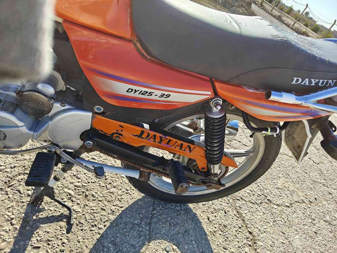 السلام عليكم دايون عضم 23 سكنر للبيع كفاله عامه من كلشي اوراق سكنر بليته ورقم شاصي
ومكاتبه بسمك عن السرقه والعشاير لون مميز 🧡🧡 صالصنه سل ستيل مفلتره طرب صوتها ✅
مكاني بابل الحمزه الغربي  السريع ***********
