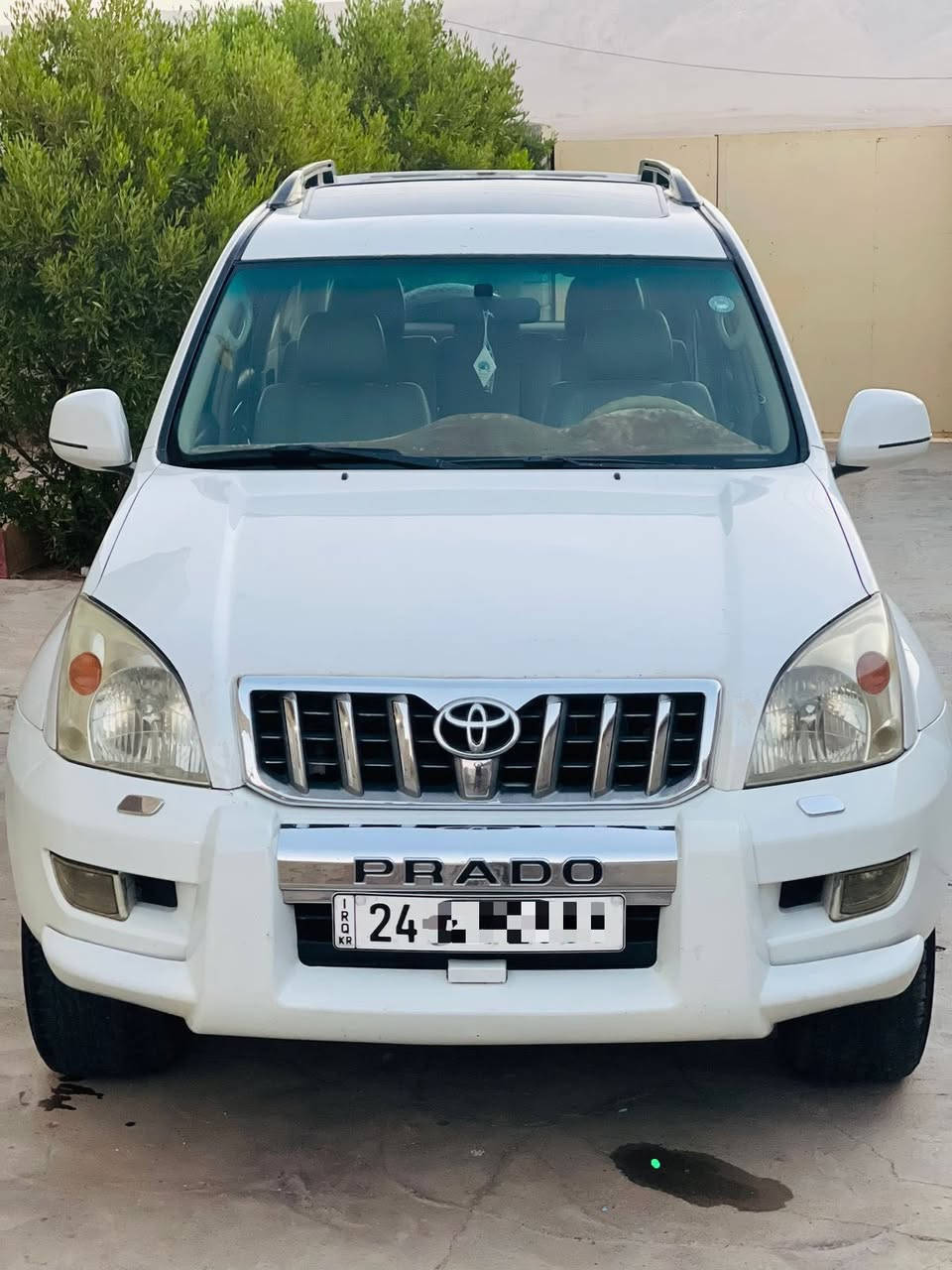 💎 للبيع: ملكة الصحراء تويوتا برادو 2009 (VX) 💎
6 سلندر | صبغ الشركة | رقم دهوك جديد
سيارة عائلية وقوية، قمة في النظافة، ومحافظ عليها جداً.
⚙️ المواصفات الفنية والاداء:
• المحرك: 6 سلندر، سعة 4.0 لتر (جبار واقتصادي بنفس الوقت).
• ناقل الحركة: أوتوماتيك (كير ومحرك  بشرط الفحص).
• المسافة المقطوعة: 220 ألف كم 
• الدفع: رباعي مستمر 4WD مع نظام الدبل الخفيف والثقيل.
🌟 المواصفات الكمالية (فول مواصفات):
• فتحة سقف (سلايد روف).
• تحكم كشنات كهربائي
  تحكم دركة كهربائي 
  تدفئة تبريد بل كشنات 
   إشاير بل مري 
   منضومة غاز  
• نظام تكييف مركزي (ثلاث قطع) ثلج.
• مثبت سرعة (Cruise Control).
• حساسات خلفية وأمامية أصلية.
• شاشة عرض مع كاميرا خلفية.
• تحكم ستيرن جهتين.
• المقاعد: 3 قطع (7 راكب).
• مرايا جانبية: شفط (طي كهربائي).
🛡️ حالة البدي والضمان:
• الصبغ: مكفولة من الصبغ والضرر نهائياً (بصبغ الشركة).
• الملاحظات: مجرد "تكشير" بسيط في صبغ السقف (بسبب الظروف الجوية أشعة شمس ) للحفاظ على صبغ الشركة وعدم الرش.
• الرقم: دهوك، سنوية ولوحات جديدة وهزة جديدة.
📌السيارة "جهاز" ولا تحتاج لأي مصاريف، صدر وجير ومحرك وتبريد بشرط الفحص.
💰 السعر المطلوب: [على رقم لين اكو ناس ما تشتري تكسر بحلال العالم خبرني بيك خير وتدلل عيوني الك]
📍 مكان التواجد: [مدينة الموصل ]
📞 للاتصال والاستفسار: [ رقم الهاتف ***********وتساب]
