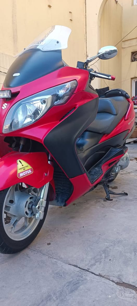 سزوكي 
سكاي ويف ربع بصمة 
المواصفات 
انذار سرقة 
كلوب جنطة 
قارء فلوتية بطارية 
.
 كلشي جاهز بالدراجة 
كهربائيات 
دبلات 
كفرات 
تايرات 
ما مفتوح بيه برغي 
محرك اخرس 
الدراجة مكفولة كفالة عامة 
نواقصهة فقط
 الكشن يحتاج دوشمة 
وكل تفاصيلها يم سيد منتظر الفحام 
السعر مليون و ٥٠٠ الف 
وبيهة مجال قليل
للتواصل
+964 782 327 2311
ابيع لان اشتريت سيارة 
الدراجة بيه اوراق 
من المرور
