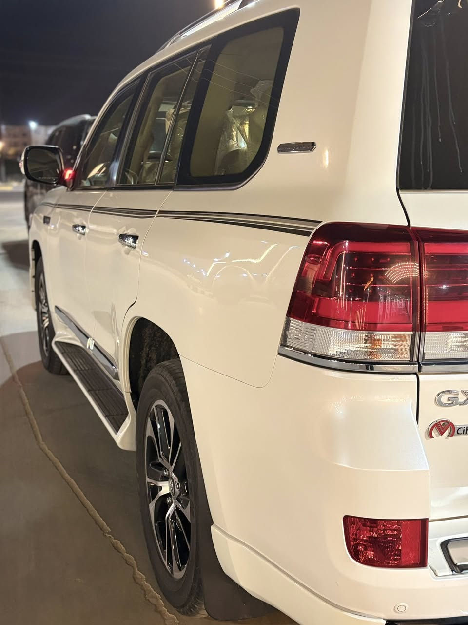 للبيع  لاندكروزر  2021 GXR 

مواصفات 
كشنات كهربائي سائق وسكن
دبل ماوس
محرك V6
سلايد
قاعدة حريق دوسة
ثلاجة
كشنات جلد
حاجب زينون 
اشارة متحركة
دوسة ضوئي
بصمة
تحكم ستيرن
كامرة
حساسات 
تحكم ستيرن 
السياره باسمي شخصياً تريد  التحويل او الوكالة ثاني يوم
هزة و فحص وسنوية جديد ٢٠٢٩
ماشية 77  الف كم حقيقي

‭0783 087 8828‬
