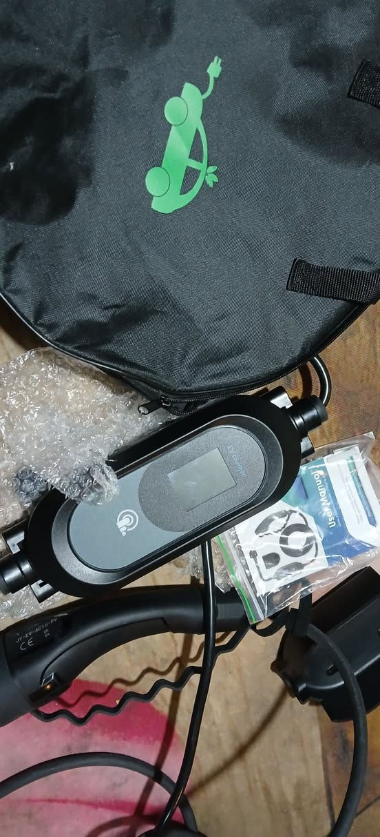 شاحنه سيارة بي واي دي 🚗 100 أصيله امزون شراي يتصل *********** بغداد الشهداء العبيدي
