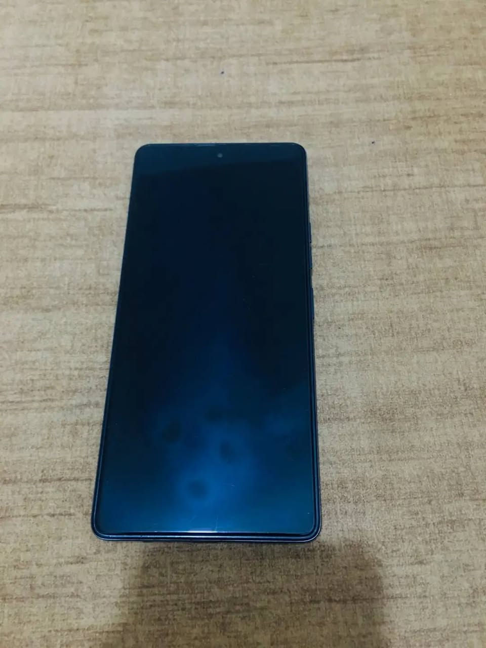 ذاكره 256
بطاريه 6000 

60 فريم ببجي

اناره وي الاشعارات وبدون شعارات بضهر الجهاز

الجهاز اني مامعتني بي بس للعب 

واحتاجيت فلوس ونشرته ، 

شاحنته كارتونه وياه كامل ملحقات
السعر، 190 وبي مجال

باقي تفاصيل خاص او رقم

*********** مكاني سوك شيوخ

