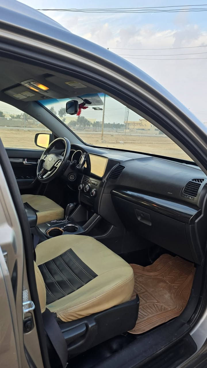 السلام عليكم سورنتو 2011 للبيع
امريكيV6 
7راكب
رقم بغداد انكليزي 
سنويه لغايه 2030
المكان سيارة بغداد تقاطع النهروان
السعر 140 
للستفسار اتصال 
***********  بي واتساب
