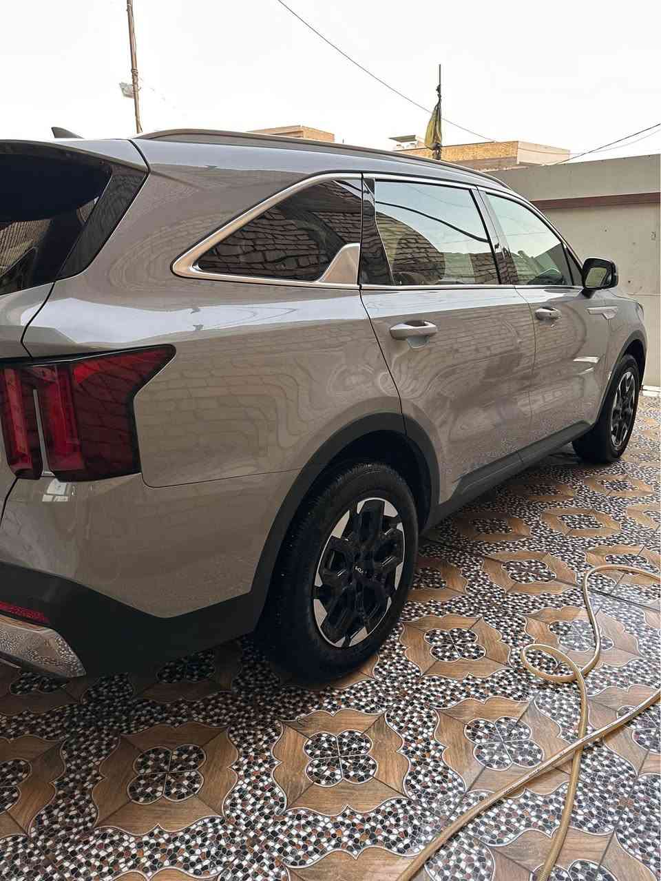 سورنتو 2024
مواصفات S وارد امريكي بدون بانوراما، كشنات جلد لون اسود وتدفئة كراسي
🔴 الضرر: ربع جاملغ الامامي الايسر مع حافة البنيد الامامية من اليسار فقط والباقي سليم
🟡 ماشية 21300 ميل
🟡 دفع رباعي
🟡 محرك 4 سلندر 2500cc
🟡 السيارة بإسمي والتحويل مباشر
🟡 7 راكب
🟡 المواصفات الباقية هي المعروفة من حساسات ورادارات 360 

🟢 للاستفسار: الاتصال على الرقم 
*********** المصيب, بابل
