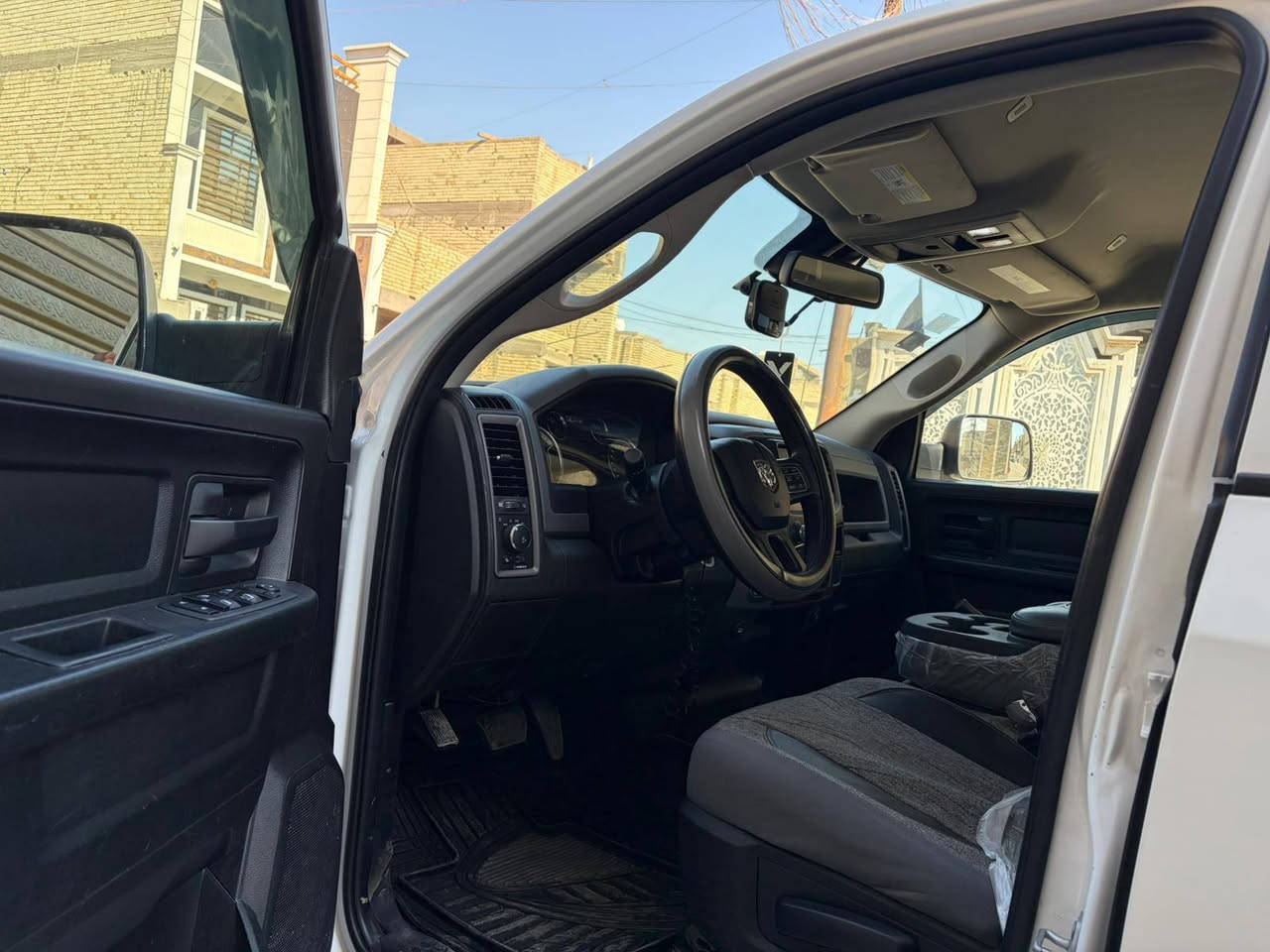 السلام عليكم دوج رام موديل 2020"حدثها مرفق بل منشور السياره جاهزه و خير من الله  السياره جاهزه و جديده رقم بغداد بسمي تحويل ثاني يوم 
تخم تاير جبلي ويل مكسيكي شركت رام كير ماوس شاشه كامره 
مكان السياره بغداد رقم الهاتف ***********
