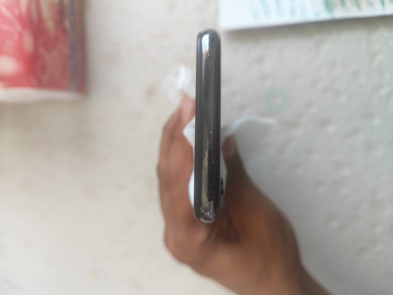 السلام عليكم
ايفون اكس عادي الجهاز بطاريه مبدله وشاشه مبدله 
والفيس اي دي متوقف وبي فطر بالشاشه باقي الجهاز كله شغال 
سماعات كاميرا كله شغال سعر الجهاز 130 وبي مجال 
الرقم ***********
عنوان الديوانيه الحمزه الشرقي
