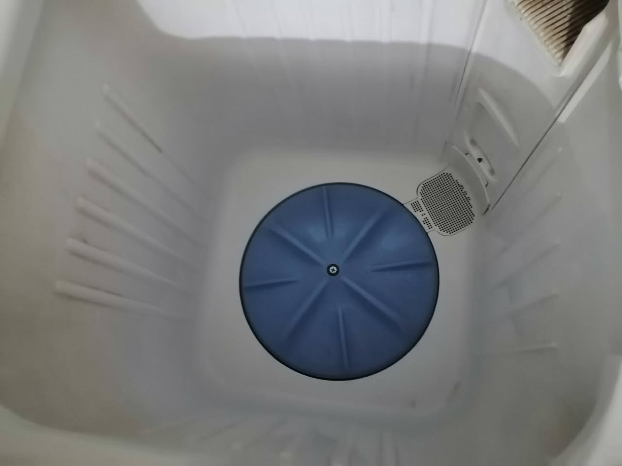 سلام عليكم غساله لبيع هيتاشي الياباني اصلي شغاله ماعده نشاف رادله كندريسر عنواني  ديوانيه مركز رقم *********** سعر 100
