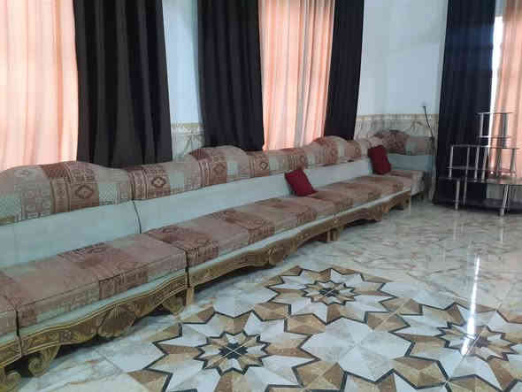 ٣ تخم للبيع حطاطه واحد ديوان والباقي غير شكل  سعر الكل ٤٠٠ وبيهم مجال لشراي العنوان الرمادي جزيرة للإستفسار الاتصال على هاذه ***********
