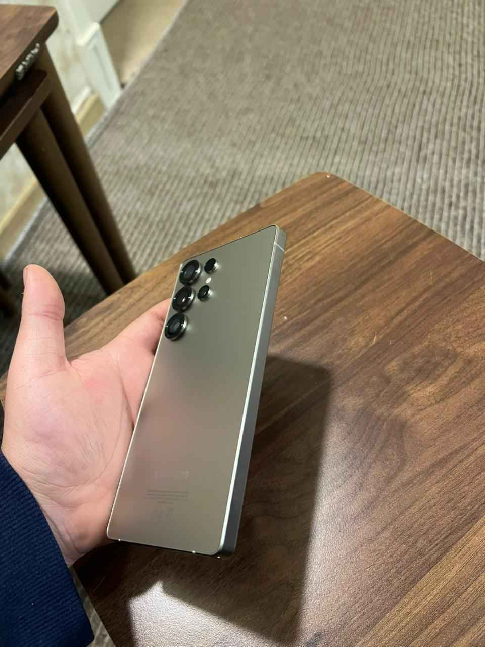 سامسۆنگ S25 ultra ، زۆر خاوێن و بێ کێشە (100/100). ڕام 12 گێگا و میمۆری 256 گێگایە. شةريكةي جيبالة مۆبایلەکە زۆر کەم بەکارهاتووە، 830$دولار مەجالێکی زۆر کەم
***********

سامسونج S25 ultra ، نظافة تامة 100/100. الرام 12
جيجا والذاكرة 256 جيجا. الجهاز استخدامه قليل جداً و ممتاز، شركة جبال ، السعر: 830$دولار مجال بسيط جدا 
*********** أربيل, العراق
