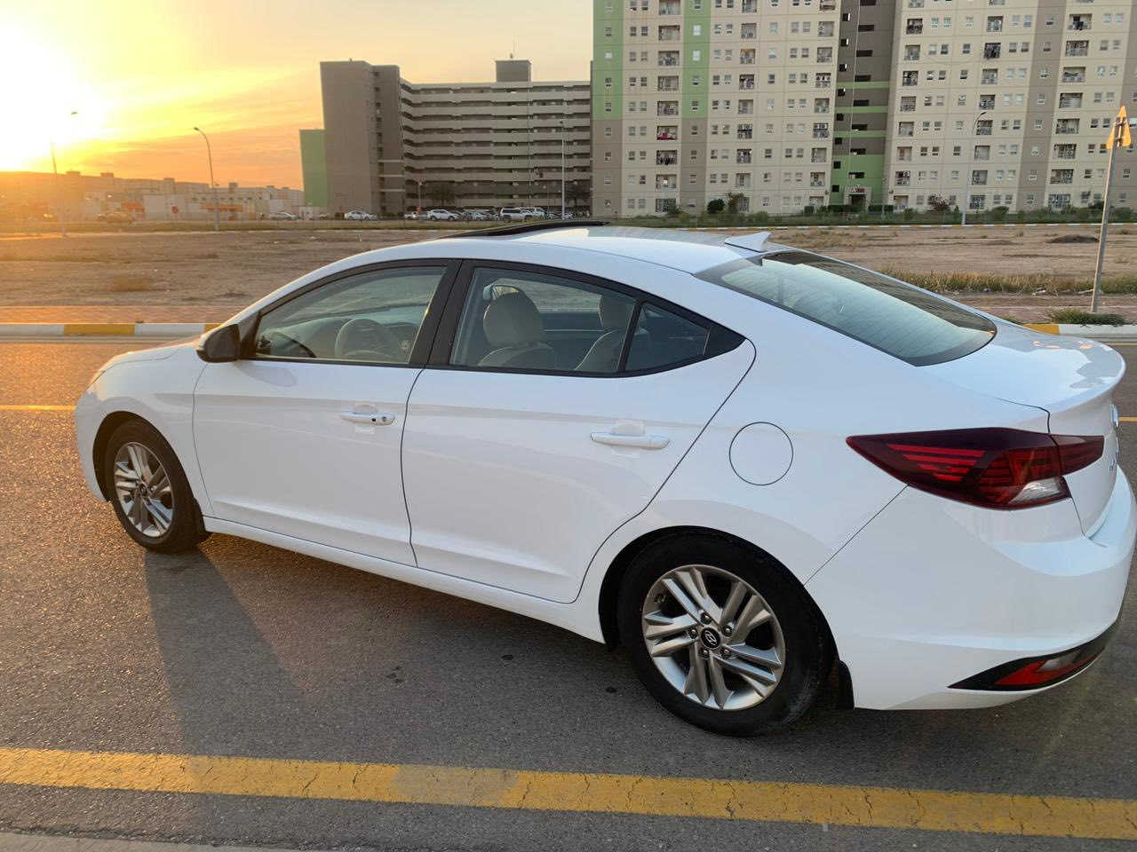 السلام عليكم الانترا امريكي مديل 20 فول مواصفات بصمه فتحه تحكمات جهتين مثبت سرعه تحديد مسار مانع انزلاغ تدفئه كشنات واستيرن وبعد بيها مواصفات 
حادثها مال امريكا ربع جنطه وهنا بلعراق جاملغ 
رقم اربيل بأسمي تريد وكاله تريد تحويل بكيفك 
بيها منضومه غاز كامله 
سعرها 149 
جماعت ال 145 لاتتصل لان مابيع بهيج سعر 
***********
ملاحضه هاي صور قديمه تجي اشوفها بعينك + بيها سنوار
