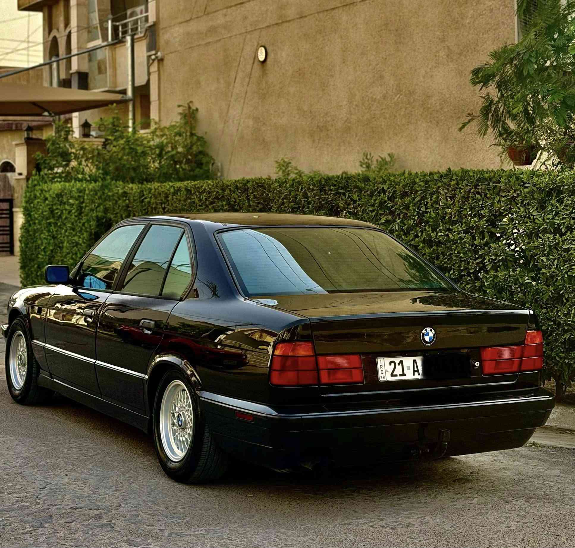 السلام عليكم شباب🤍
BMW  525i 1993 اصل
✅محرك2500 فاينوس كمبيوتر ✈️
رقم سليمانيه تحويل مباشر  )سياره جديده بمعنى الكلمه اول صبغه الهه بدون حادث شرط الفحص متعوب ومصروف عليه هواى شرط النقص الاشوفه تنزله من سعره كلشي بيهه عل بلاد
✅كير اوتماتيك دبل ايرباك 
✅كشنات جلد كارتير فول كهرباء اسود 
✅تبريد منضومه جديده ثلج
✅ماطورات بل مازدات تحكم تصعد وتنزل من يمك +لايتات حاويه مدخن
✅مري منفصل كهرباء عاكس للضوء
✅كشافات LED 
✅تبريد قطعتين
✅مود درايف 3 وظعيات قياده
✅تحكم كراسي كهربائي كامل
✅مانع انزلاق
✅كشنات خزن ميموري
✅دوسات ام اصليه
✅شاشة اعطال
✅تخم وويل وتاير 
✅ماشيه 300 الف تقريبا
السياره تجي تفحصه شرط السونار ورجاء لحد يكسر بحلال العالم كلشي اكو بل سوك حتى 30 ورقه فرق النضيف والمصروف عليه 
—ملاحظة(السياره جديدة بمعنى لكلمه وترايها ماشاءالله احلى من الزيرو)لاتقارنها بلتعبانات
مكانه بغداد السيديه  السعر 117وبيه مجال 
اي استفسار اني خادم تشلع عيوني
 ***********
***********
