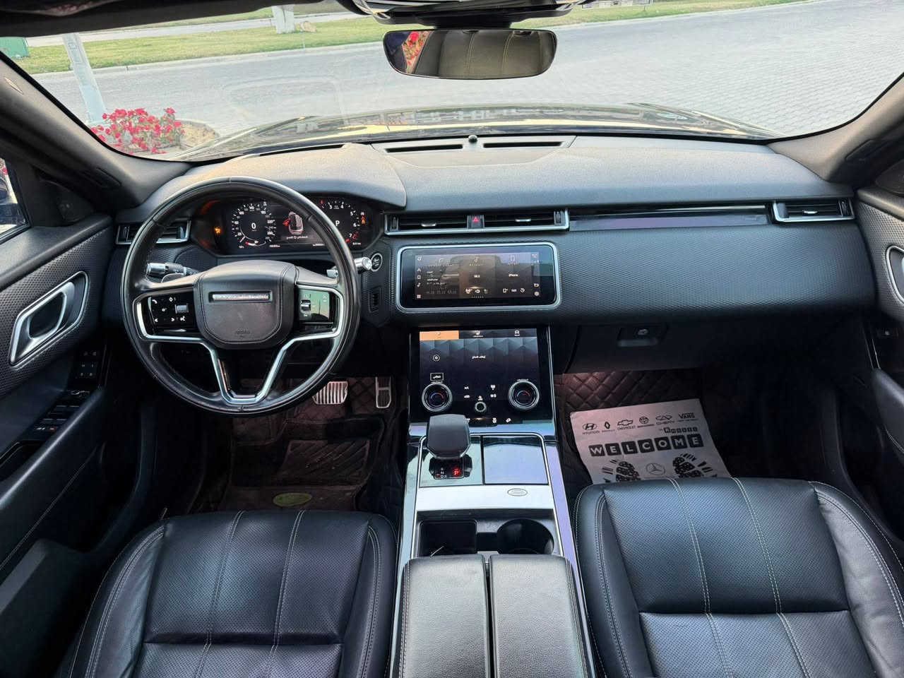 Range rover 2021 (Dynamic SE)
☑️موتور 2000 سي سي تيربو 4 سلندر (P250)
☑️عداد 90,000 km
☑️قوة 247 حصان
☑️Apple CarPlay 
☑️Android Auto
☑️عدادات ديجيتال
☑️سقف بانوراما
☑️كراسي كهرباء Heated مع Memory
☑️Ambient Light
☑️نظام صوت Meridian
☑️تكييف أوتوماتيك ثنائي
☑️Blind Spot
☑️Emergency Brake Assist
 
لمشاهدة باقى السيارات زورونا على موقعنا :
https://platefinder.autos/ahmedmotors
للتواصل واتساب او فون
010 18584552


**إذا كنت صاحب هذا الإعلان وتريد حذفه لأي سبب، رجاءا أرسل رسالة إلى الدعم الفني**