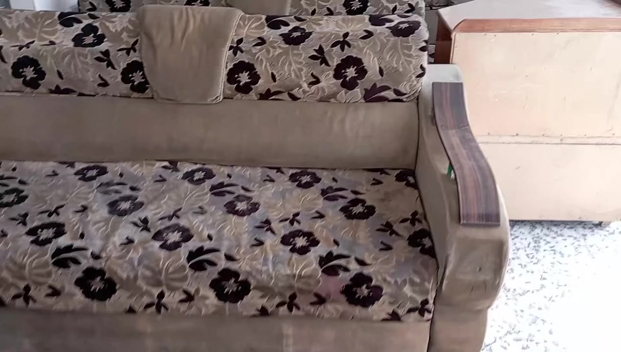 السلام عليكم ديوان مستعمل نظيف للبيع العنوان بابل الاكرمين للتواصل واتساب ***********
